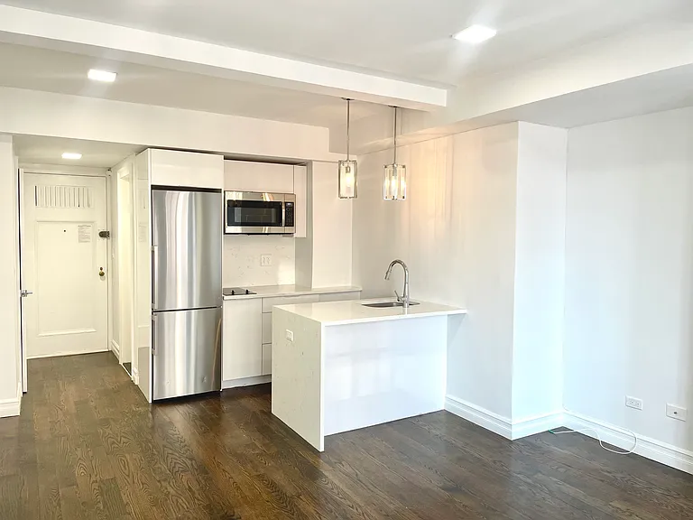45 Tudor City Pl #603 — Photo 1
