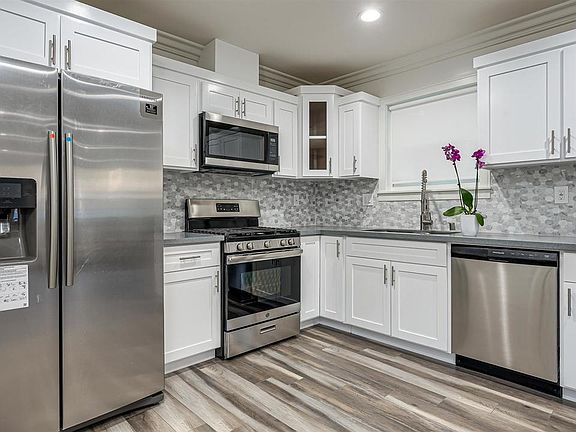 3rd image of 6534 Bella Vista Way