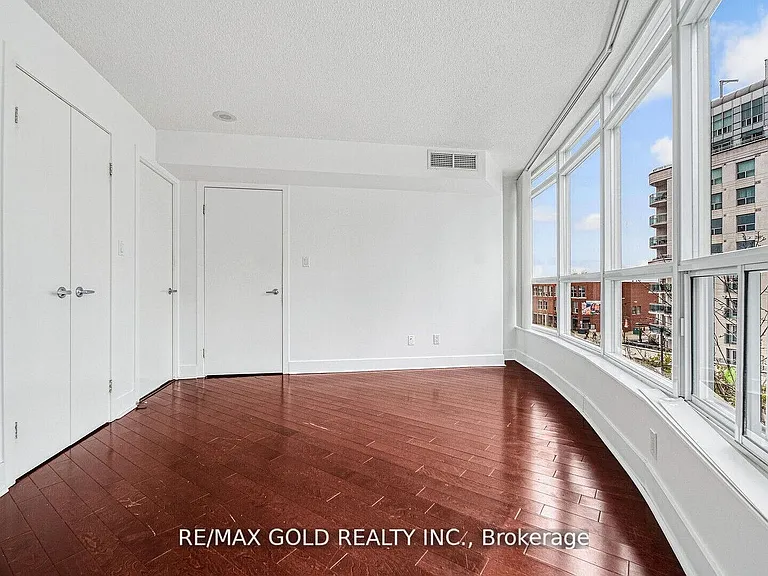 550 Queens Quay W #509 — Photo 21