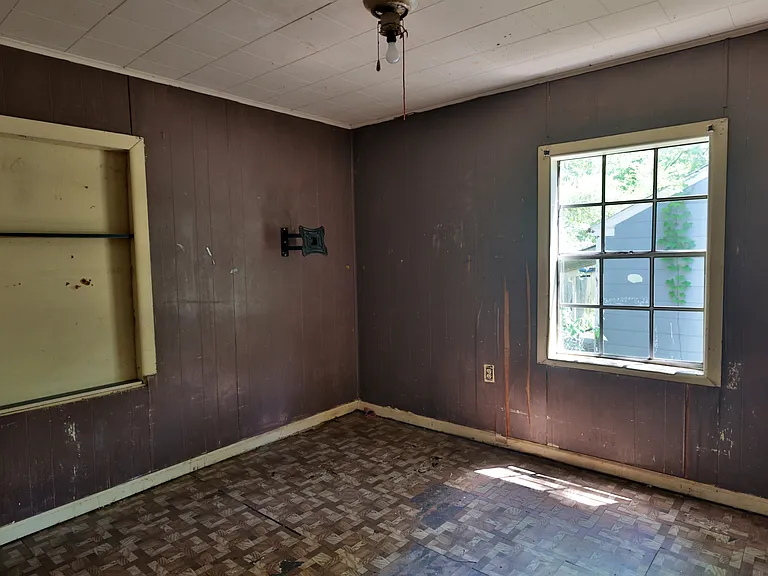 127 Barbara Ave — Photo 13