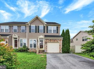322 Maple Dr, Hanover, PA 17331
