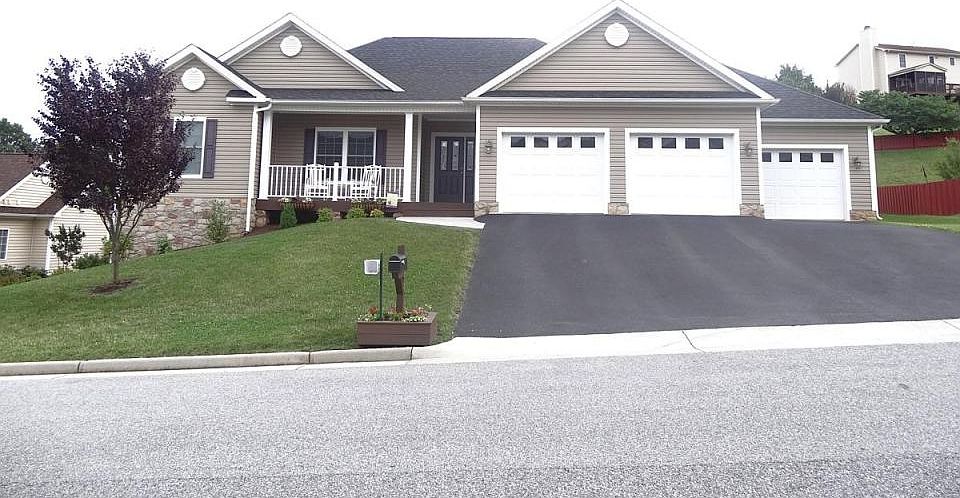 1st image of 5918 Crumpacker Dr