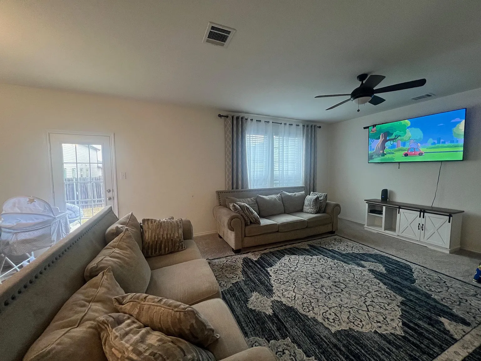 4 bed, 3.0 bath, 2250 sqft, $2,500 — Photo 4