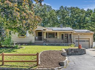 81 Edgewater Dr, Blackstone, MA 01504