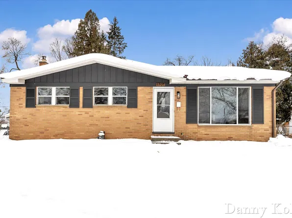 1701 Carlton Ave NE, Grand Rapids, MI 49505