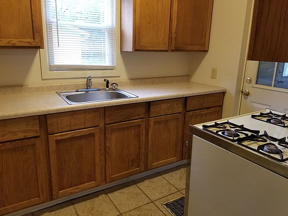 5th image of 114 Avondale Ave