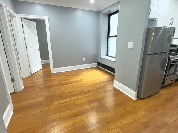 181 Havemeyer Street image 5 of 6