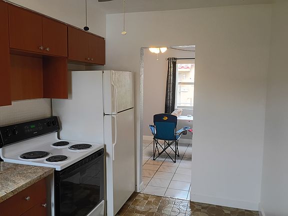 2nd image of 2221 Johnson St #N