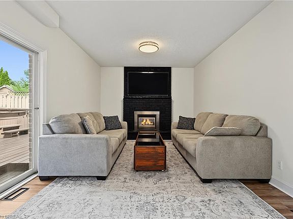 5th image of 141 Race St