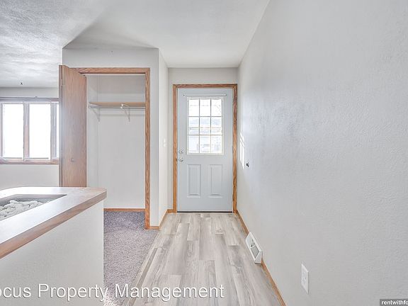 5th image of 1338 Meadow Ln