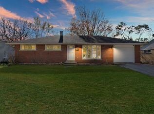 345 Alma Ter, Cary, IL 60013