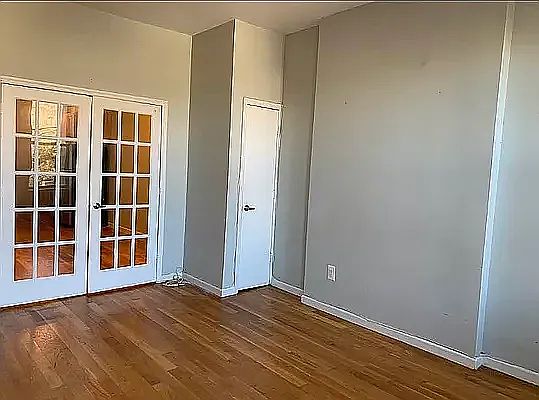 3rd image of 343 Grove St APT 1R