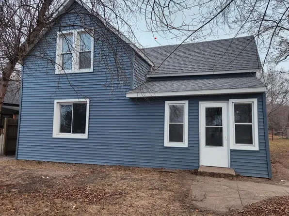 918 5th St NE, Little Falls, MN 56345