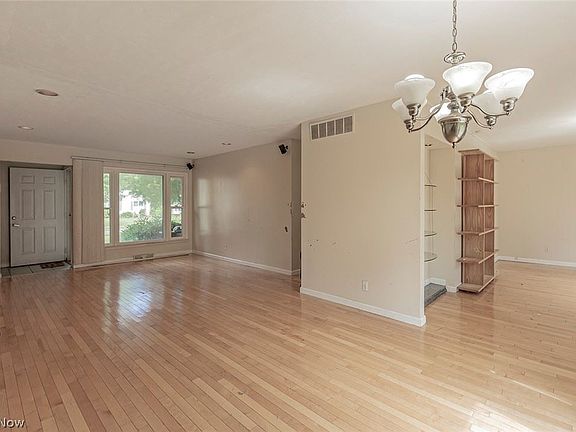 5th image of 2505 Deborah Dr