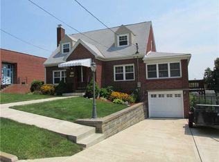 16 S 8th St, Youngwood, PA 15697