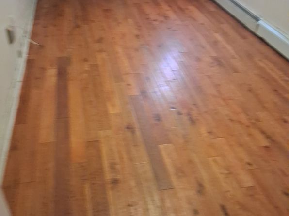 984 Ogden Ave FLOOR 1