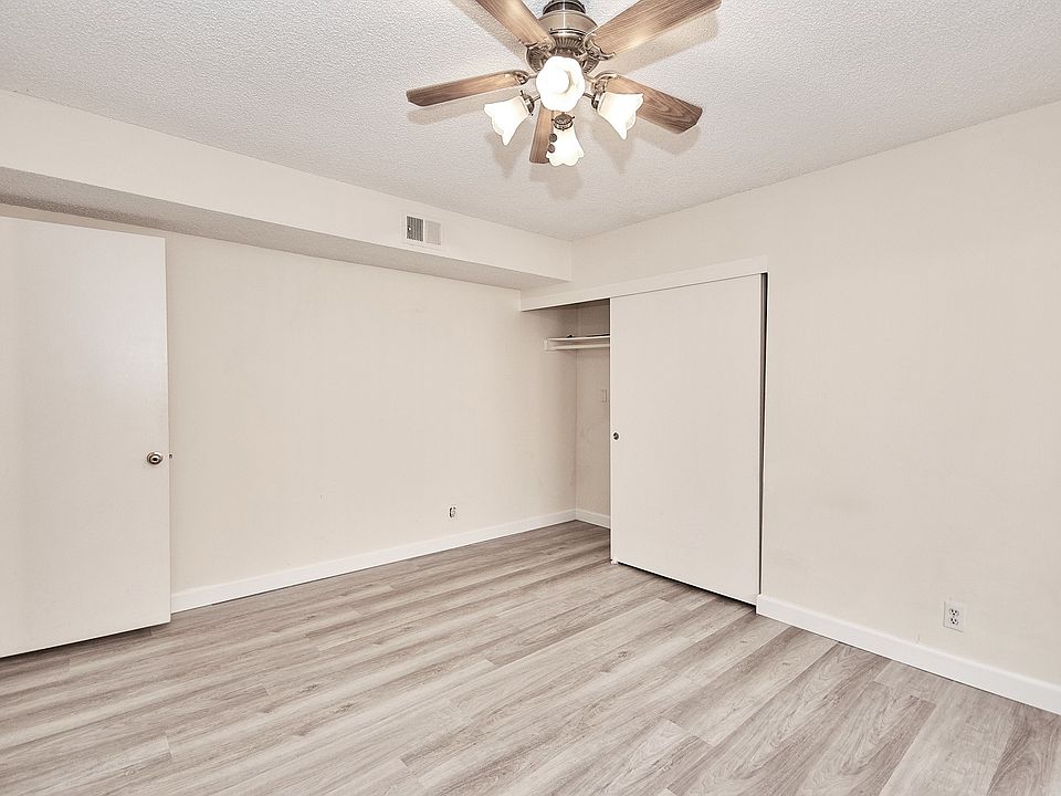1st image of 1126 Fairview Ave Unit 209