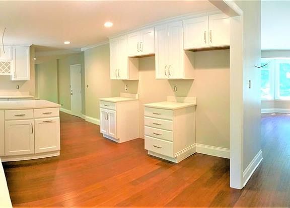 5th image of 54 Presidio Pl