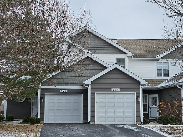 615 Woodhaven Dr — Photo 1