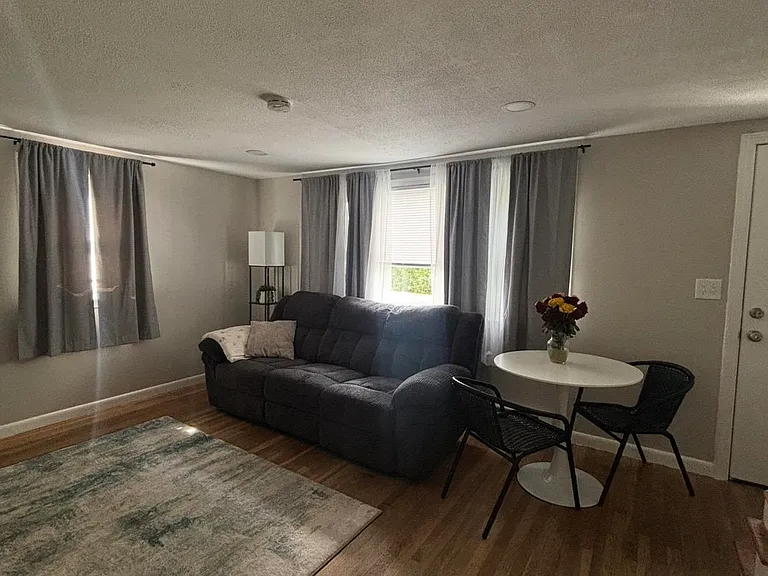 4 Lorraine Ave — Photo 10