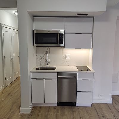 2nd image of 25 Tudor City Pl APT 815