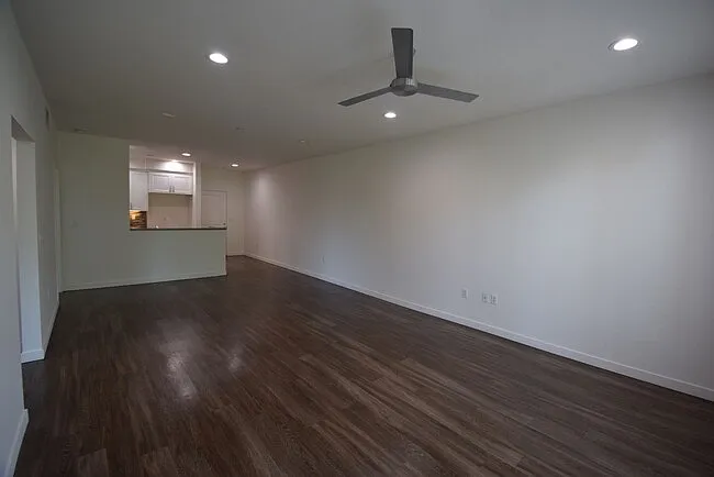 7851 Ventura Canyon Avenue — Photo 11