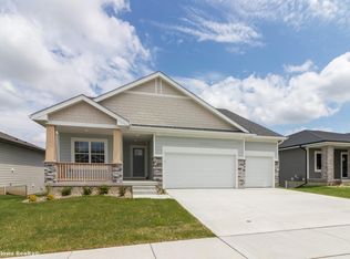 185 Bailey Cir, Waukee, IA 50263