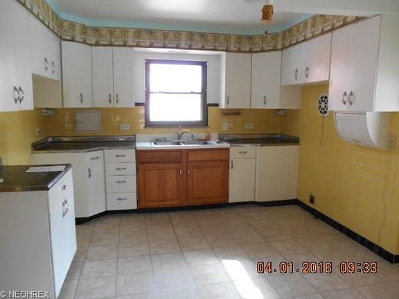 4th image of 6304 Brookside Dr