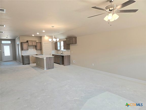 5th image of 3200 Privet Dr
