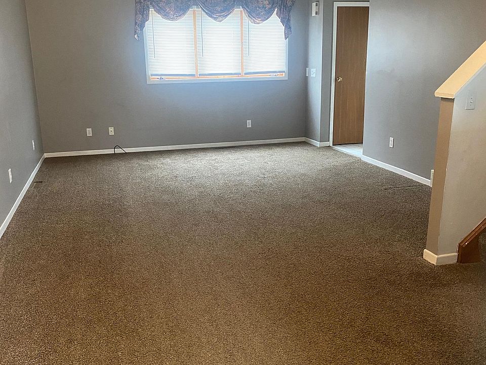 1st image of 242 Palmdale Dr
