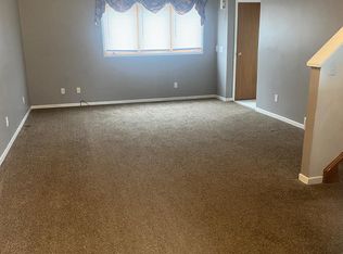 242 Palmdale Dr, Williamsville, NY 14221