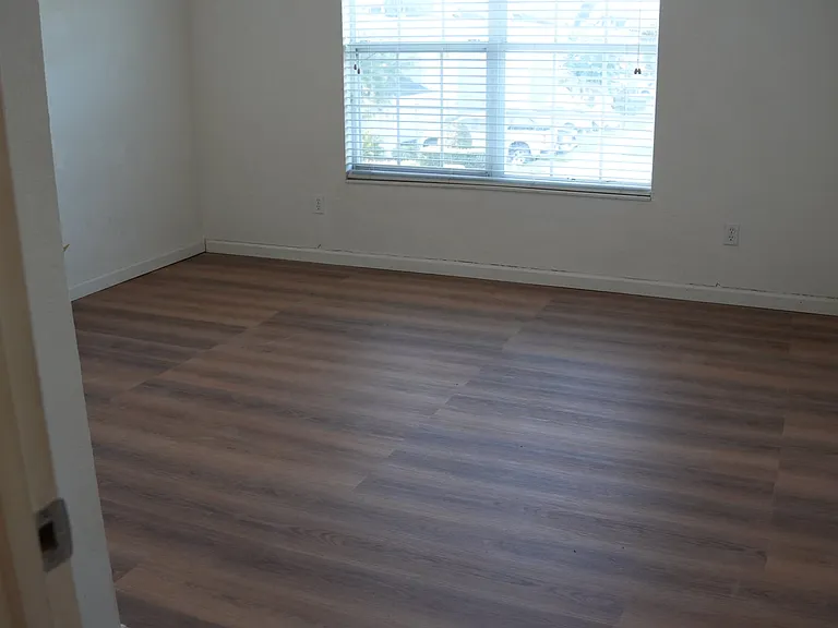 831 Enclair St — Photo 11