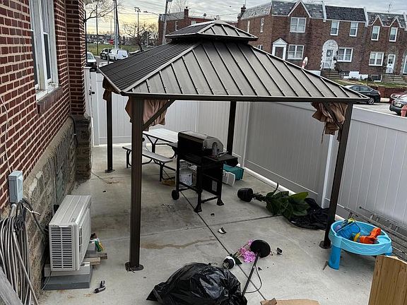 3rd image of 345 Stevens St