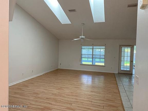 3rd image of 165 Seaside Cir
