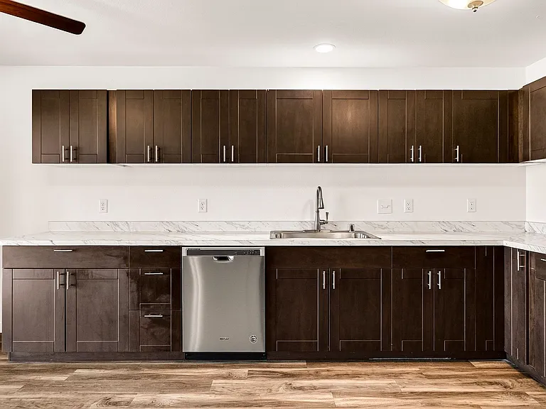 Villa Monterey Apartments — Photo 44