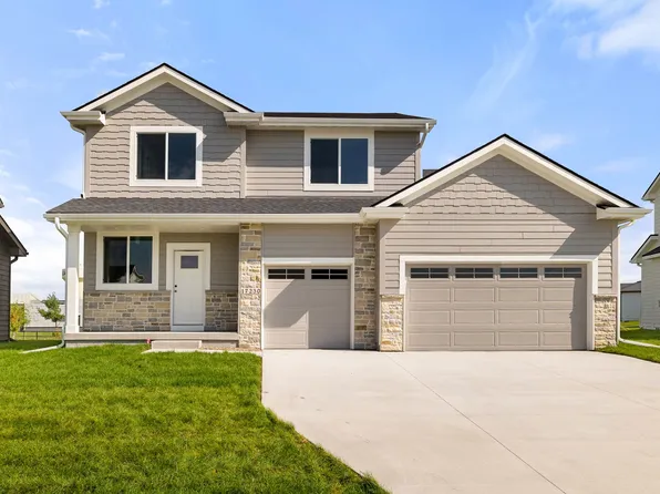 17230 Northview Dr, Urbandale, IA 50323