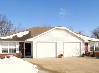 816 Willow Dr, Grain Valley, MO 64029