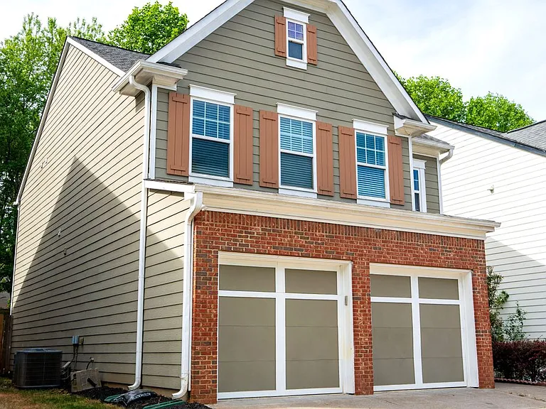 5815 Weddington Dr — Photo 1