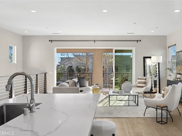 217 Cultivate — Photo 15