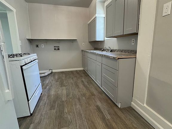 3rd image of 604 7th Ave S #604