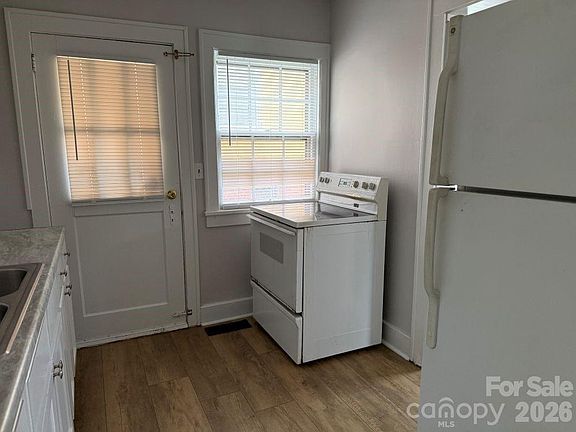 4th image of 1008 N Jackson St