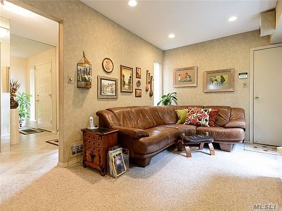 3rd image of 172 High Pond Dr