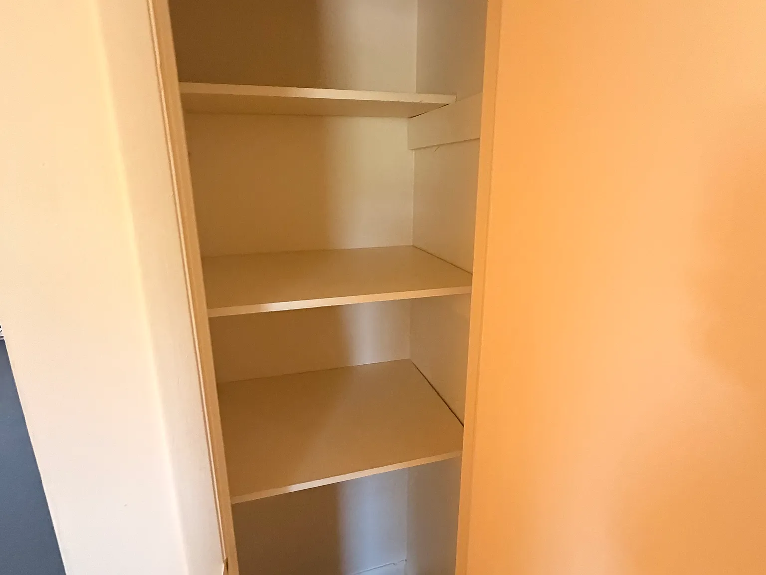 2 bed, 940 sqft, $1,050 — Photo 4
