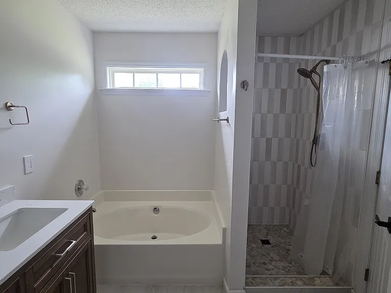 423 Spring Dr — Photo 18