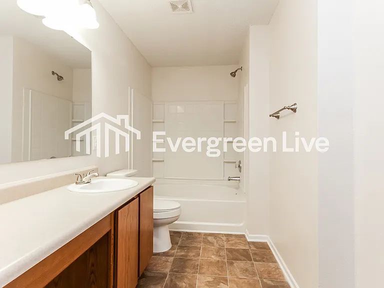 2329 Bridlewood Dr — Photo 9