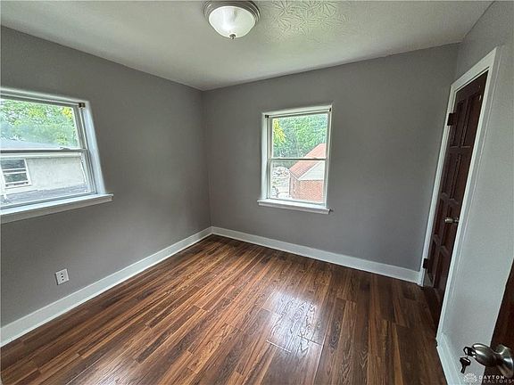 4th image of 4105 E 3rd St