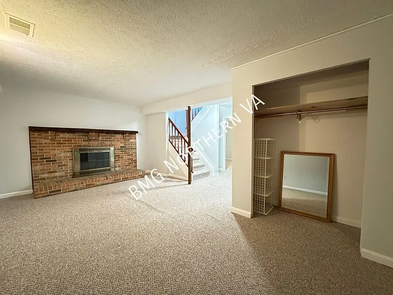 379 W Broad St — Photo 24
