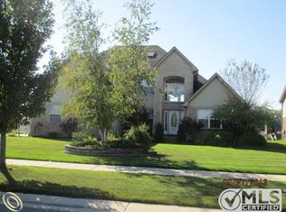 27125 Lancaster Dr, Brownstown, MI 48134