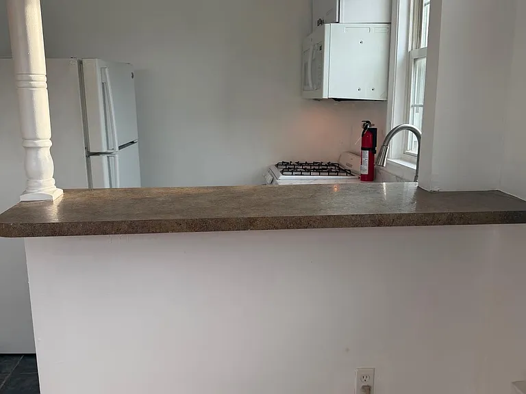 2420 Cedar Ln #2 — Photo 3