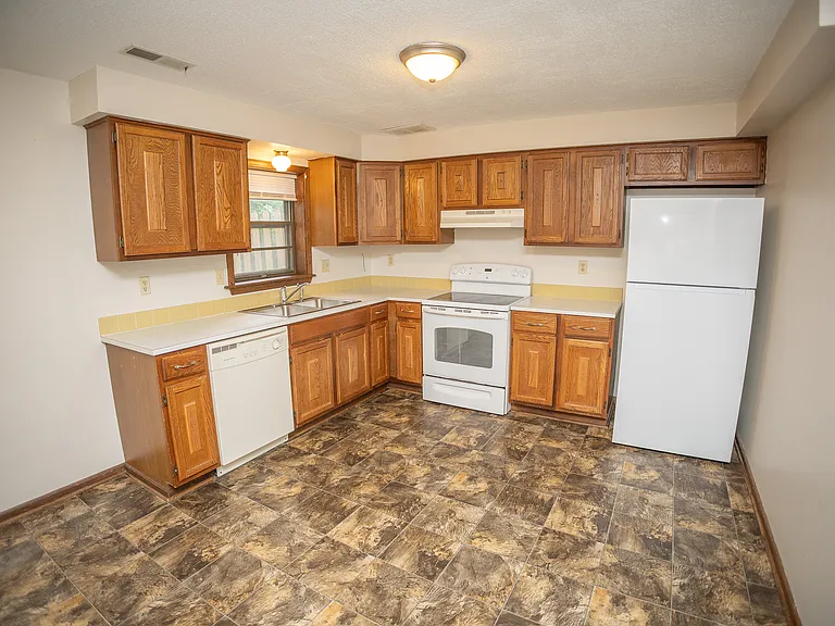 455 Hutton Ln #A — Photo 3